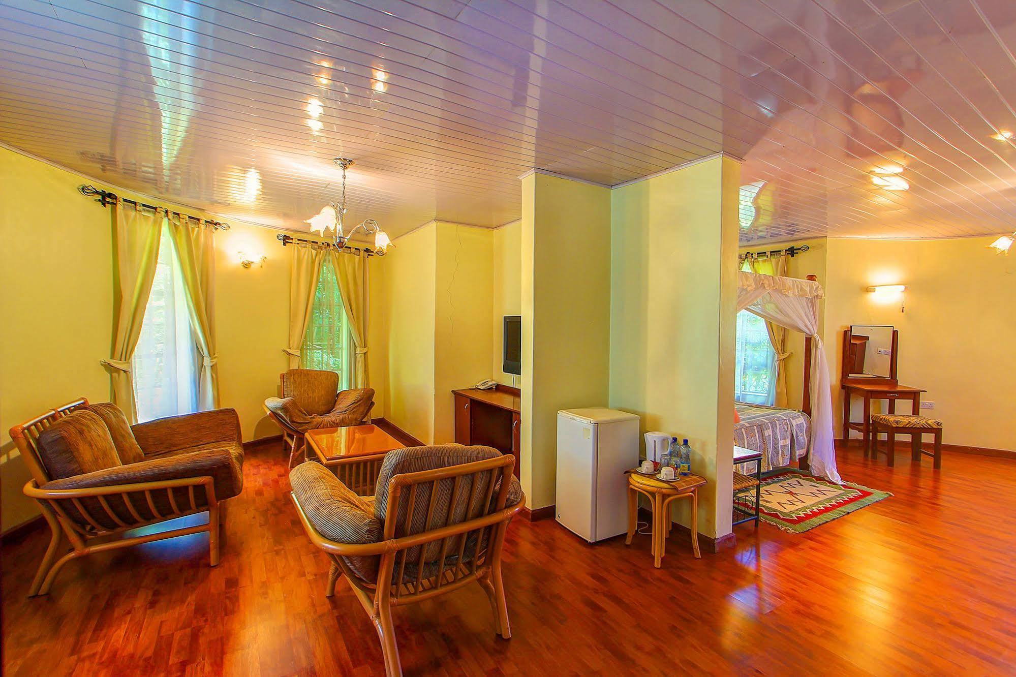Poa Place Resort & Hotel - Where Nature Meets Comfort Eldoret Exteriör bild