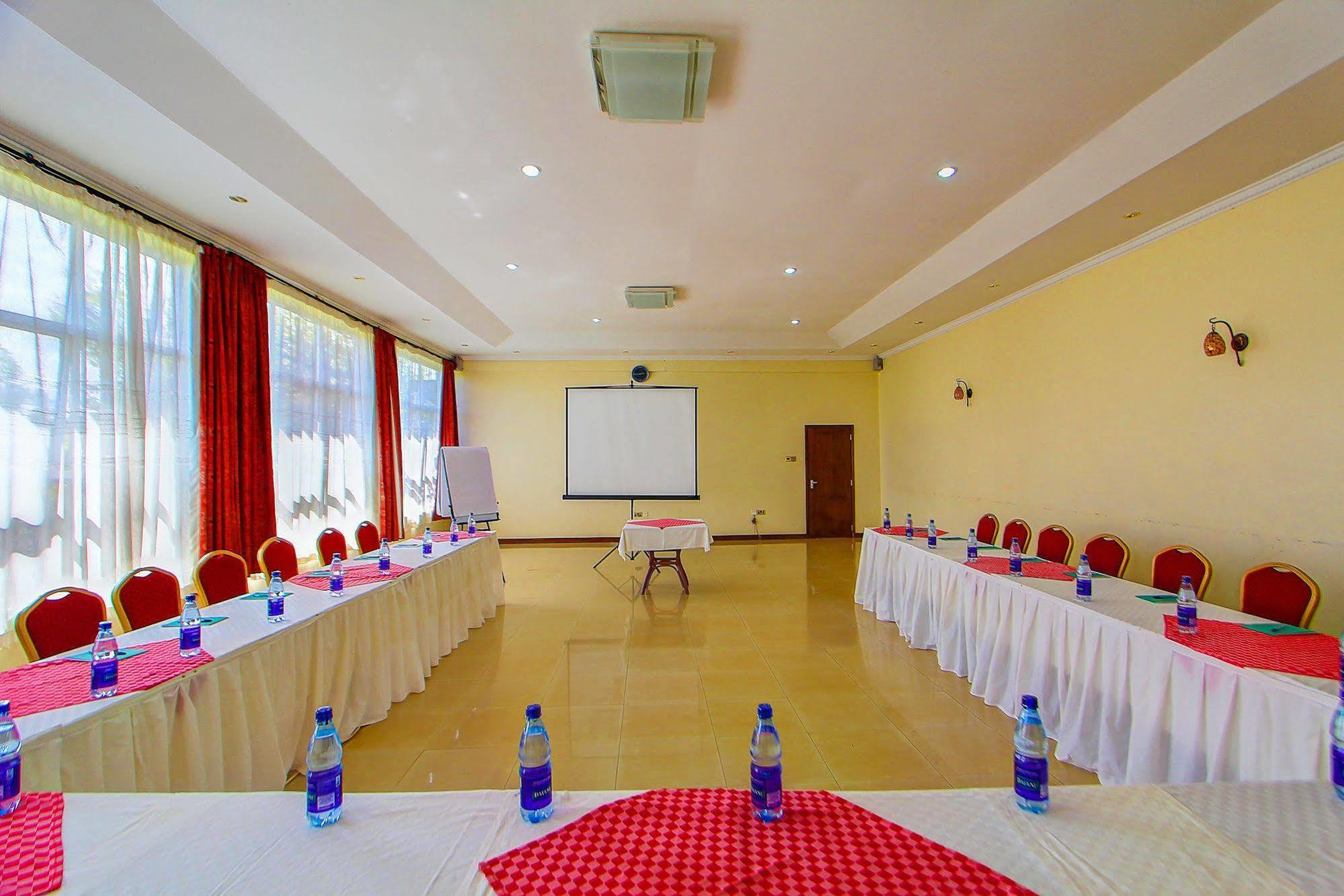 Poa Place Resort & Hotel - Where Nature Meets Comfort Eldoret Exteriör bild